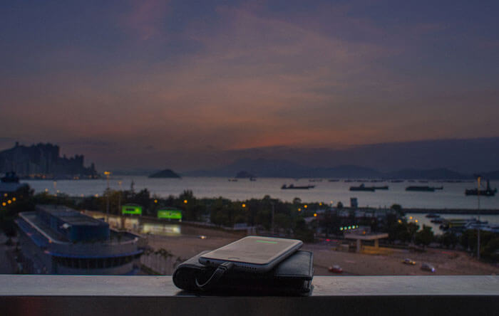 معرفی کیف پول 90 دلاری با قابلیت شارژ گوشی معرفی کیف پول 90 دلاری با قابلیت شارژ گوشی